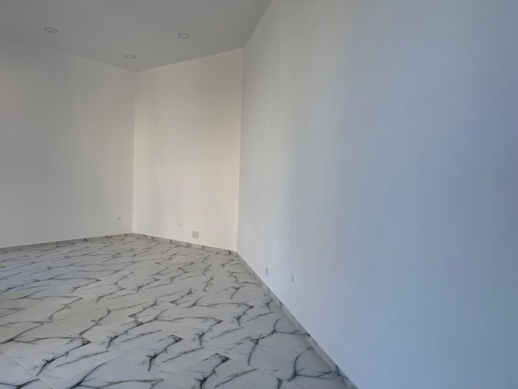 SHOP FOR RENT 60 m² – Vasil Shanto, Tirana