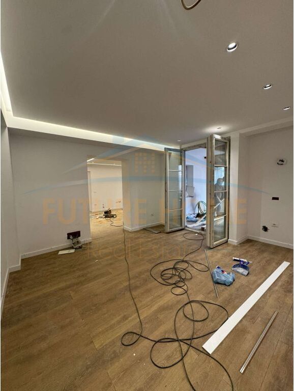 Rent, Business Premises, Ballet School. 1,200 €,UNA46753
