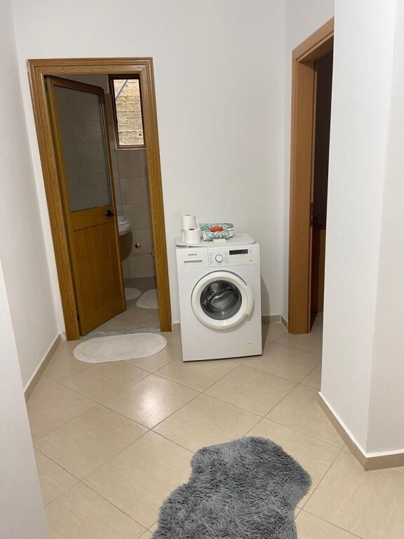 Jepet me qera 1 +1  Apartament ne Selite.