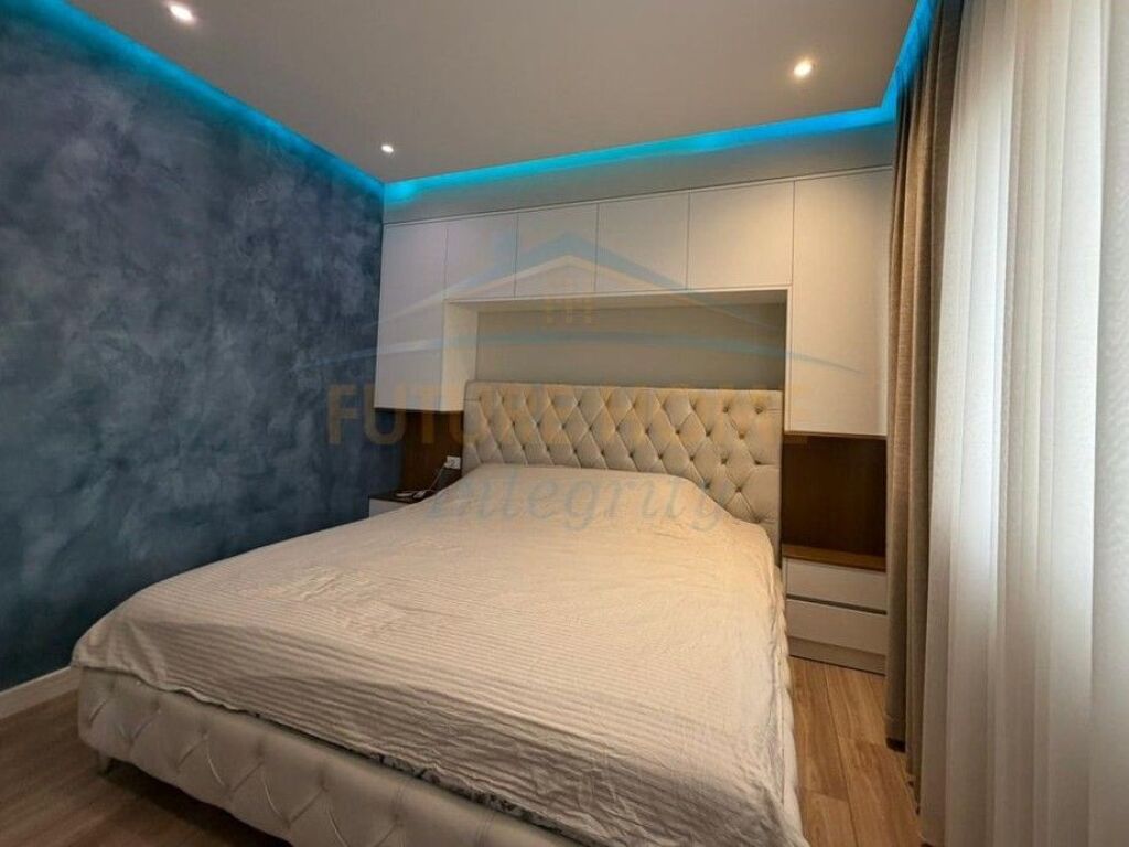 For sale, Apartment 3+1+2, Dry Lake, Tirana.