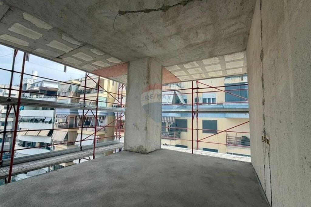 Vendesi duplex a White Tower ID: 530181096-159
