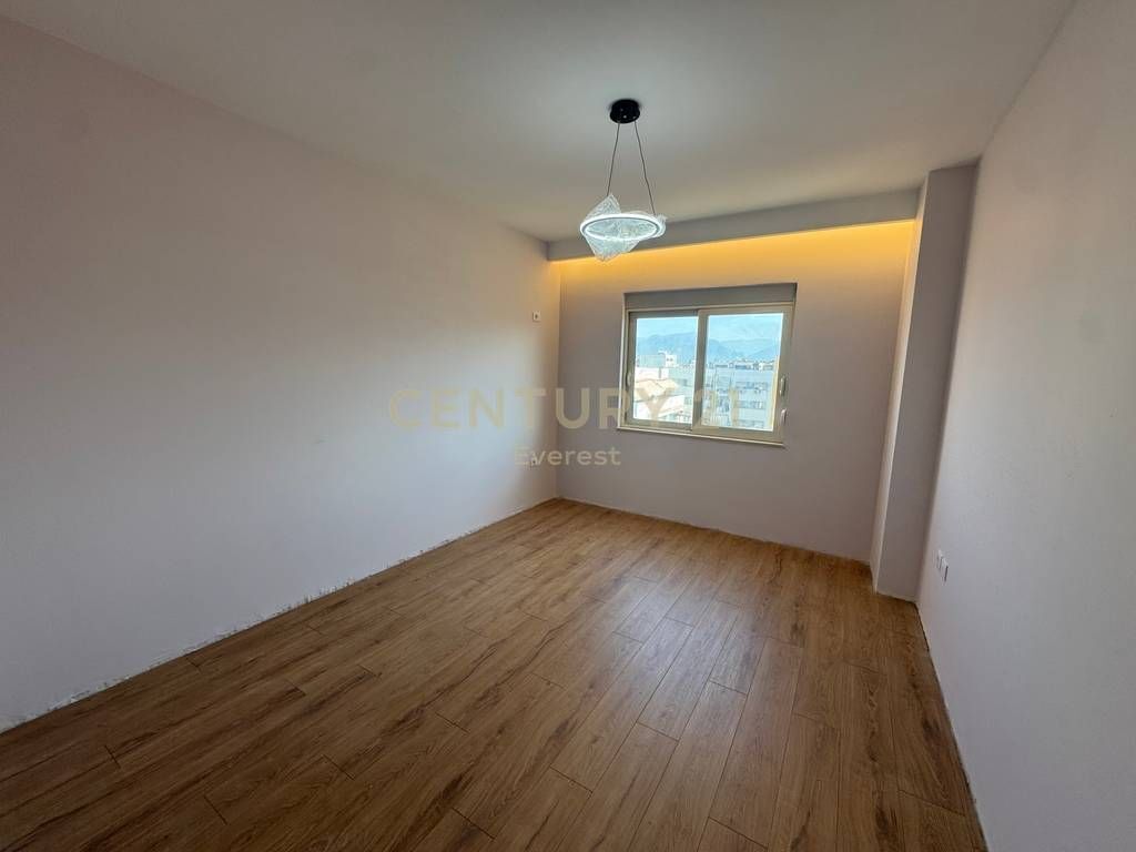 Appartamento 2+1+2 in vendita ad Astir