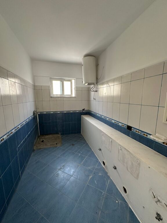 VILLA IN AFFITTO SU 3 PIANI COMUNE DI PARISIT 2.500 EURO FH-69973