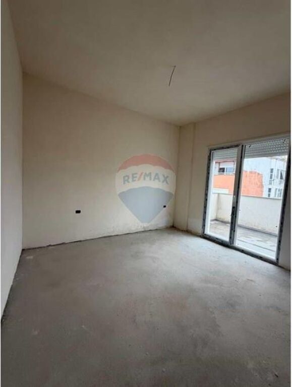 Apartment 2+1 with Parking, Red School!