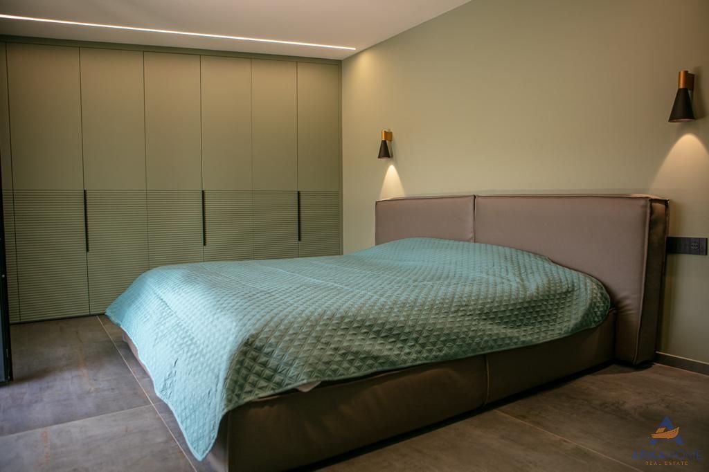 ATTICO DI LUSSO IN VENDITA 3+1+VERANDA+2 POSTI AUTO "LAGO ARTIFICIALE" 850.000 EURO INSIEME AI POSTI AUTO