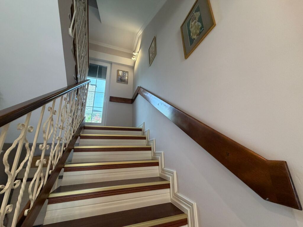 Vile me qera tek Garden Hills Residence