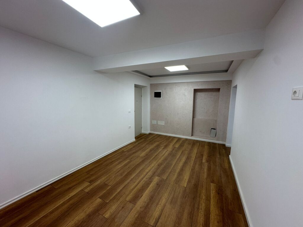Office space for rent at Brryli.