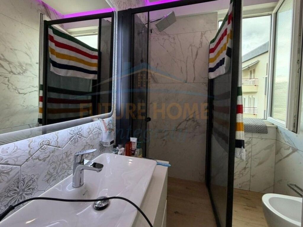 For sale, Apartment 3+1+2, Dry Lake, Tirana.
