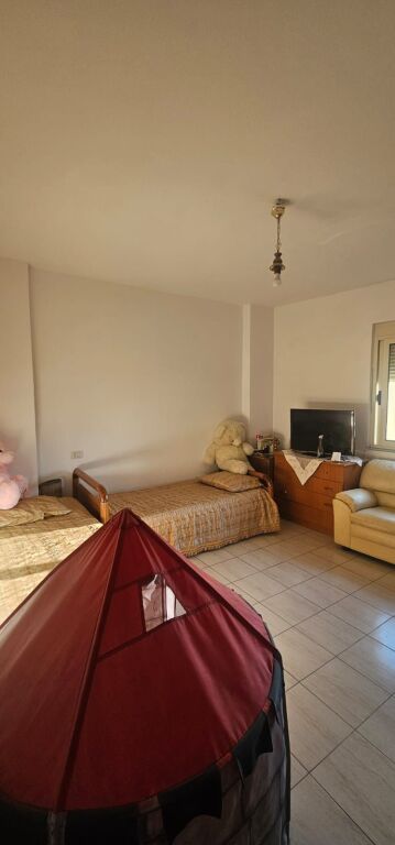 VENDESI APPARTAMENTO 2+1 CENTRO DURRES