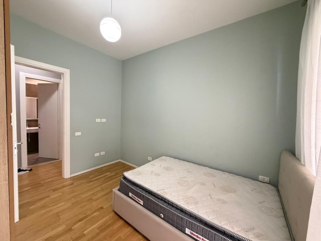 📣 Jepet me qira apartament 2+1+2 me parking 📍 Kompleksi Delijorgji, Rruga “Kavajës”💶 Çmimi: 110.000 lekë/muaj