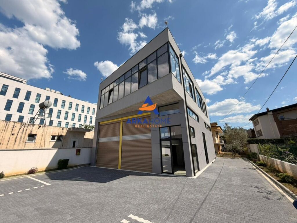 LOCALE COMMERCIALE/UFFICIO IN AFFITTO 360M2 "VICINO ALL'UNIVERSITÀ ALDENT, TEG" 5000 EURO (TRATTABILE)
