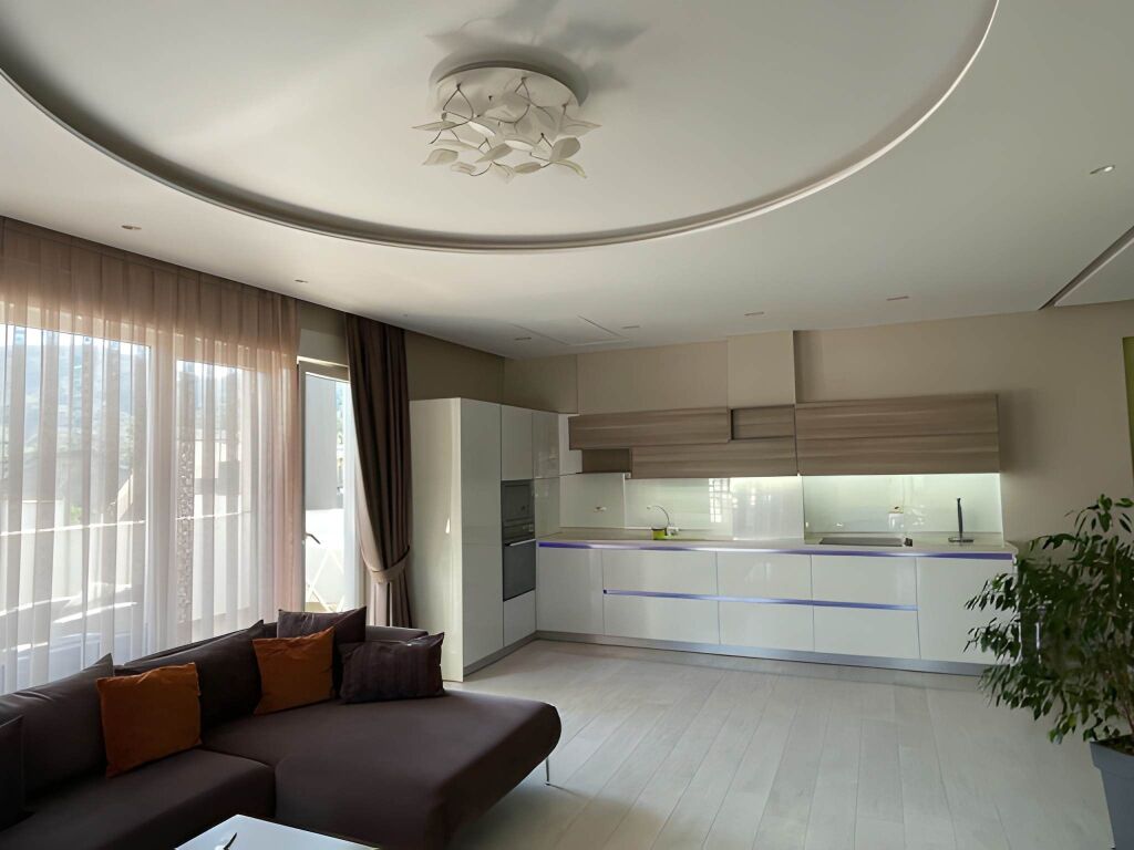 Apartament luksoz 3+1+2 me qira – Liqeni i Thatë !