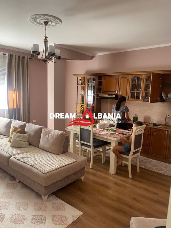 Villa in Affitto 3+1+2wc+2 Posti Auto a Mjull Bathore a Tirana (ID 4251447)