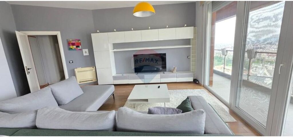 Jepet me qira apartament 2+1+2 tek Kopshti Botanik