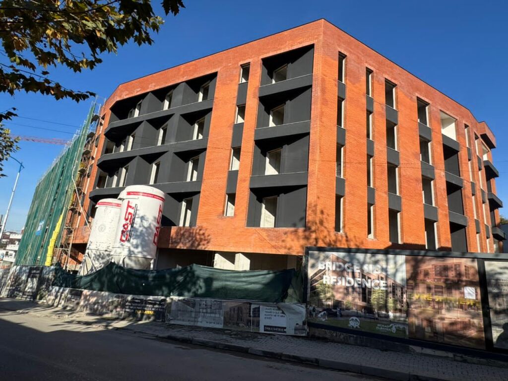 🏢 Shitet Apartament 2+1 – Bridge Side Residence, Paskuqan