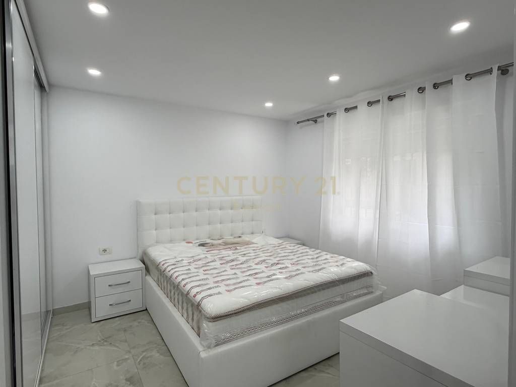 Apartament 2+1 me qira te Pediatria, në Rrugën Kongresi i Manastirit.