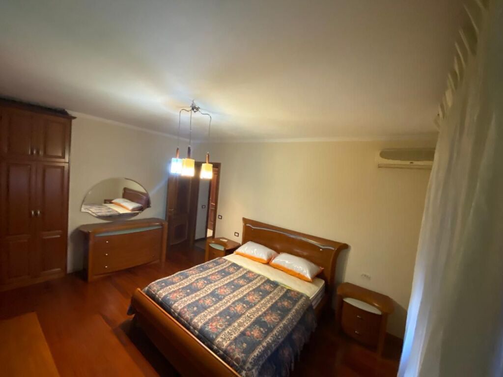 Paris Commune near the Playground 🚩We sell a super apartment 3+1+2 bathrooms+storage.