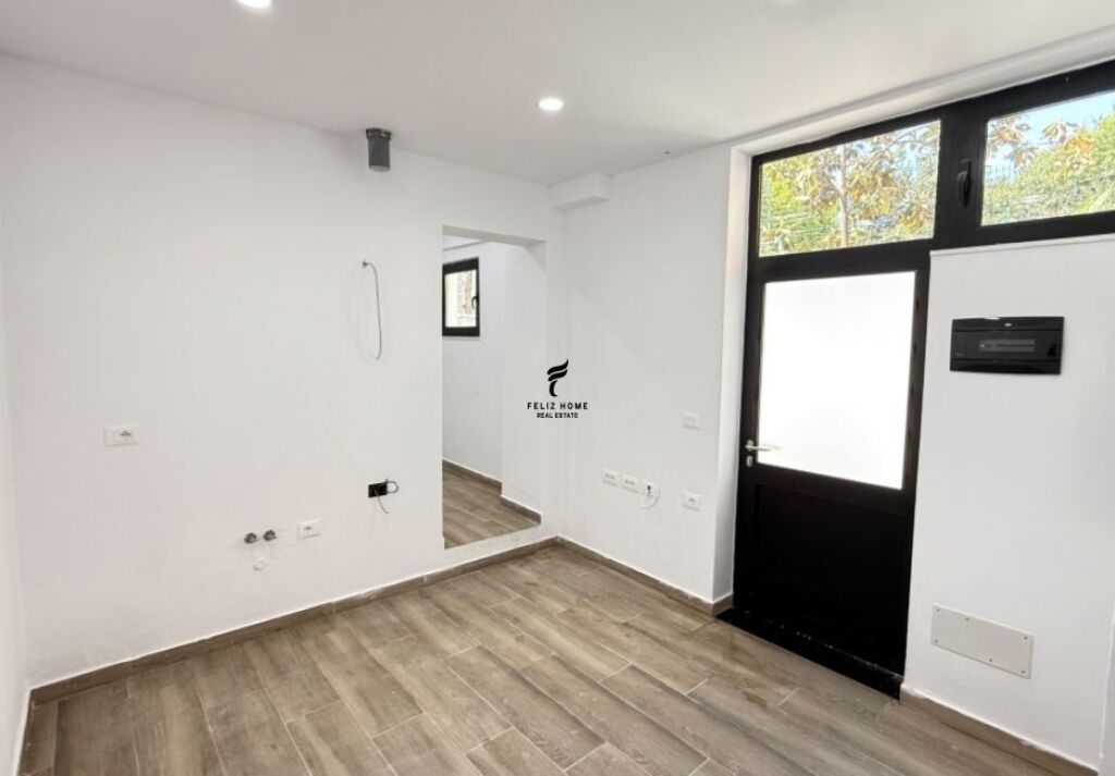 MAGAZZINO IN AFFITTO 60 M2 ALI DEMI 75.000 LEKE FH-70226