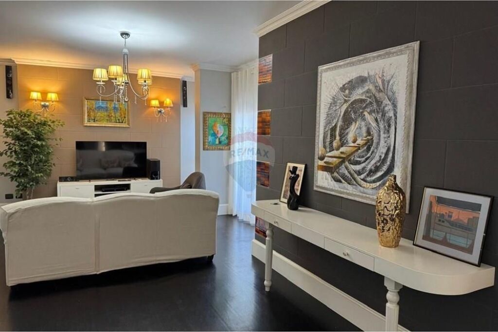 Apartment 2+1 for rent, A.Z.Cajupi Street, Bllok