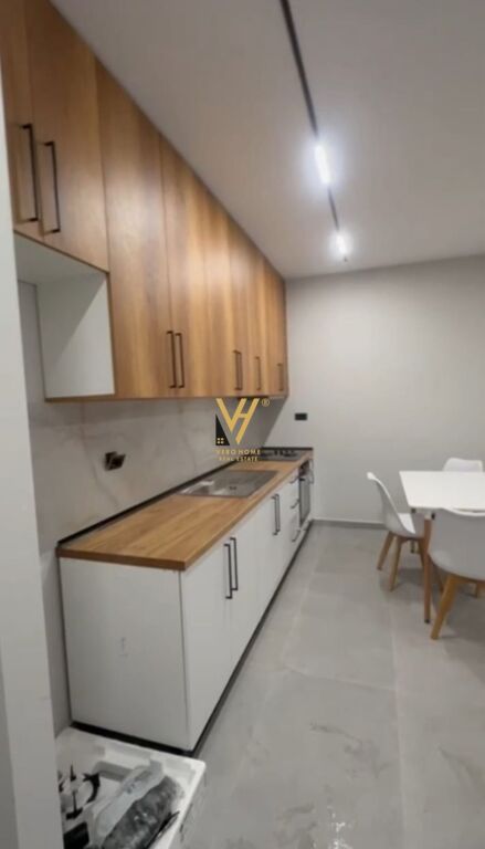 VENDESI APPARTAMENTO 1+1+BLK VICINO ALLA SCUOLA UNITA 115.000 EURO