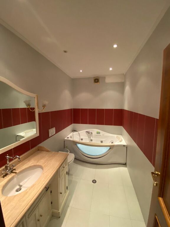 Paris Commune near the Playground 🚩We sell a super apartment 3+1+2 bathrooms+storage.