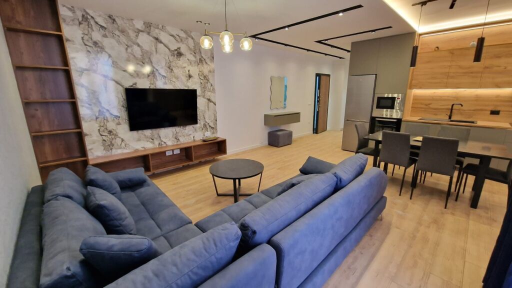 Apartment 2+1+2 per qirq te Bulevardi i Ri