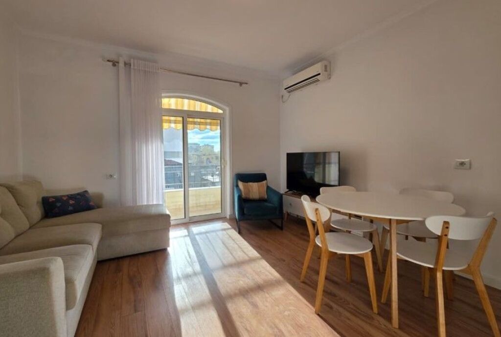 Rent, Apartment 1+1, Siri Kodra Street, Tirana.
