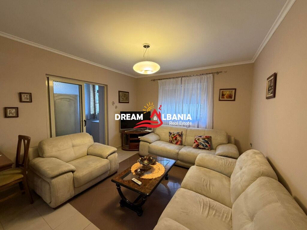 Appartamento 2+1 in affitto in via Durres vicino al liceo Qemal Stafa (ID 4229493)