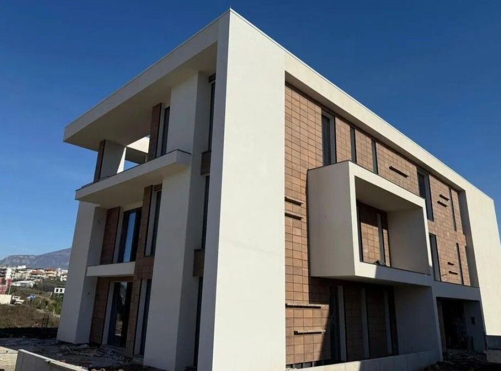 Apartament 3+1+2 + garderobë në shitje, Tulipan Residence