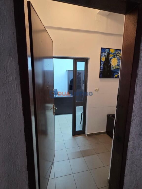 Offriamo ufficio in affitto al piano 0 di Bulevardi Bajram Curri.