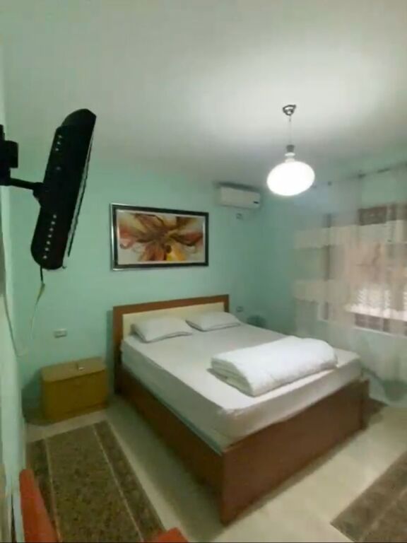 Jepet apartament me qira 2+1 ne Myslym Shyr   