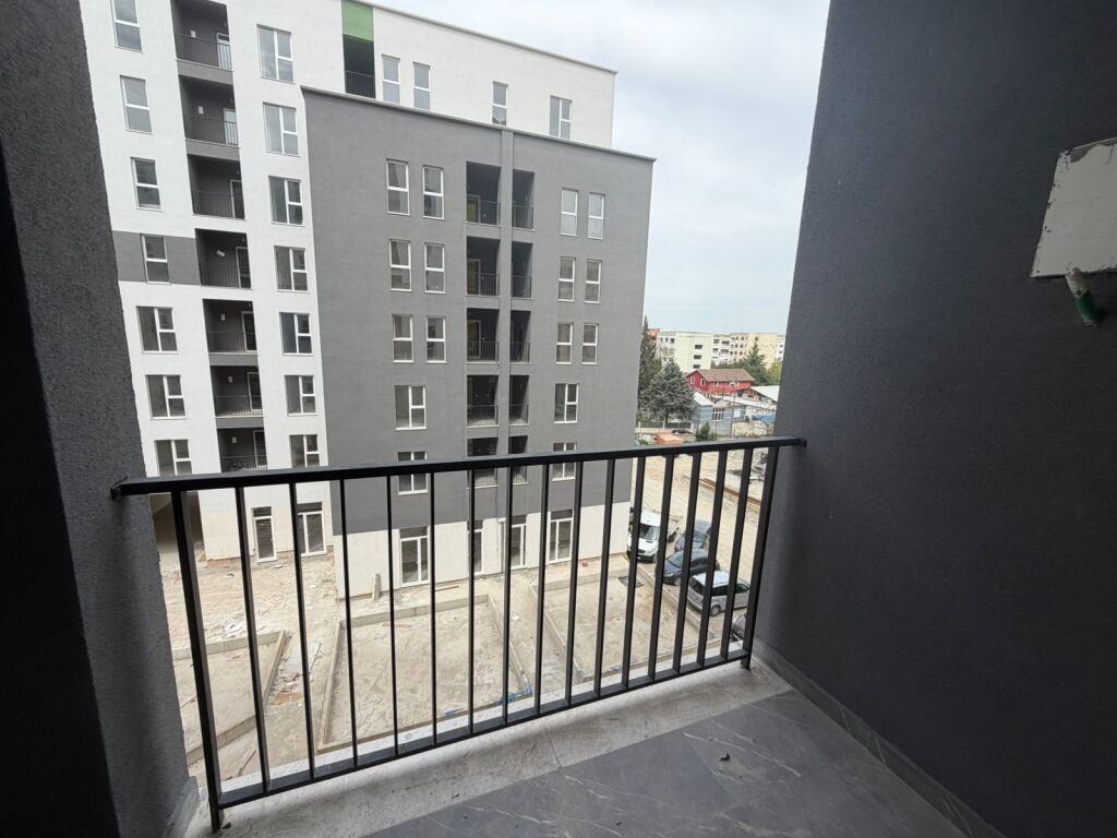 Occasione Vendesi 1+1+1 con balcone a Casa Italia