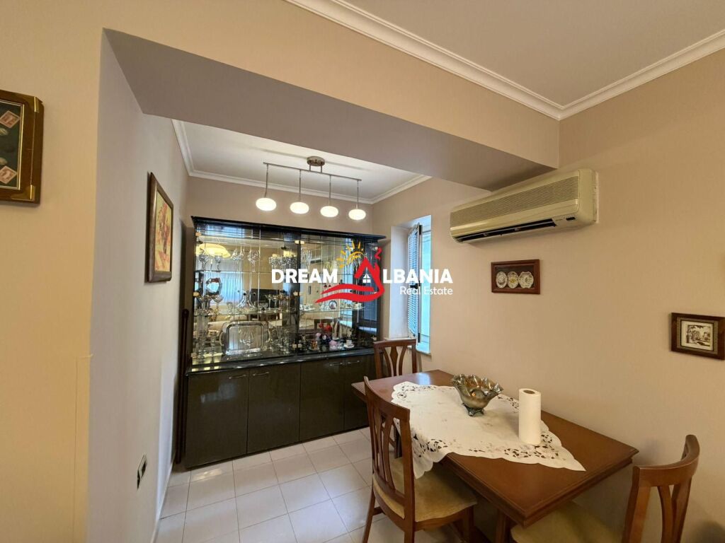 Appartamento 2+1 in affitto in via Durres vicino al liceo Qemal Stafa (ID 4229493)
