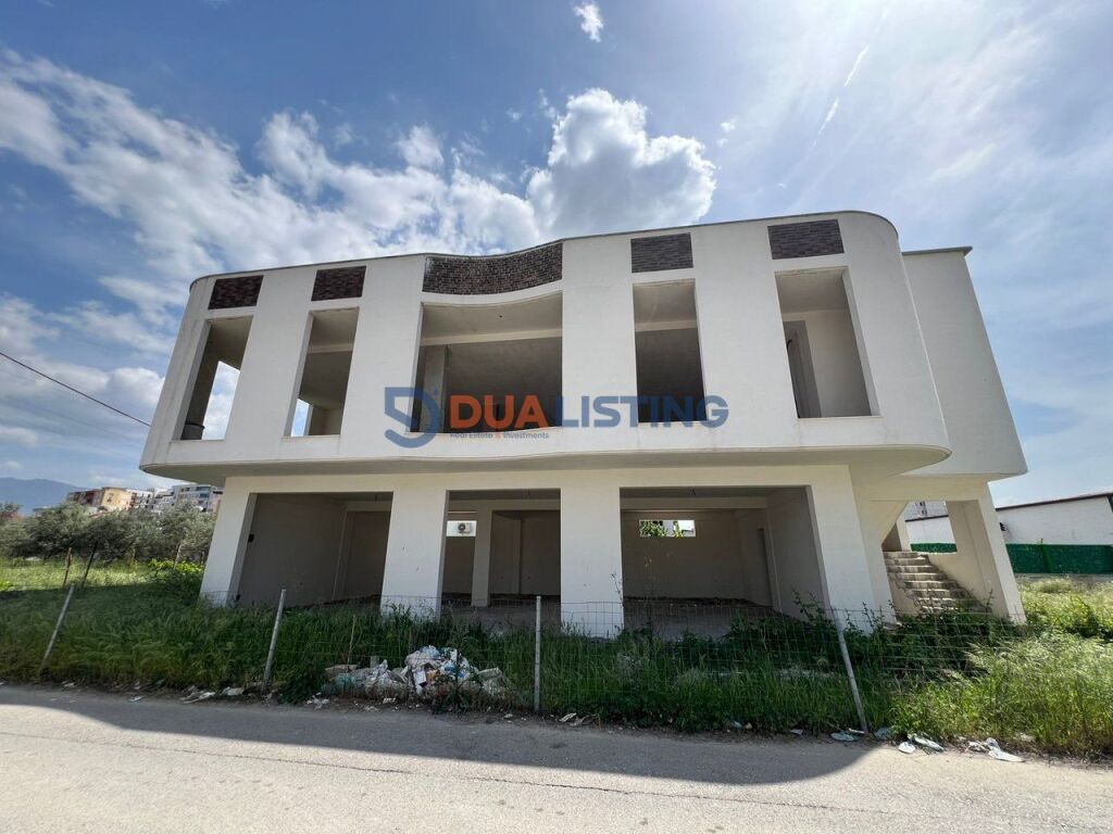 🏢 Two-story building for rent in Kamëz.