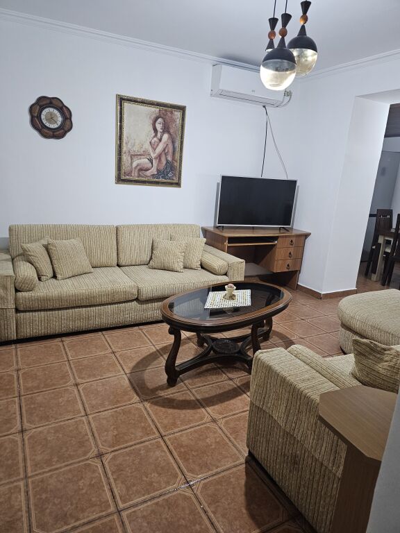 For rent 2+1 500 thousand lek old last station of new Tirana