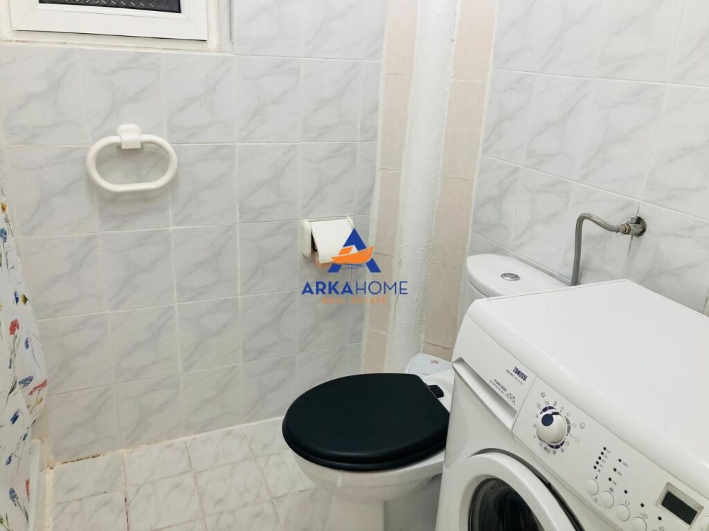 APPARTAMENTO IN AFFITTO 1+1+BALCONE "DI FRONTE AL LICEO FISNIK SYKJA, VASIL SHANTO" 55000 LEKE
