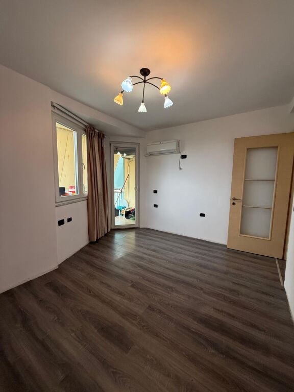 🏠Appartamento 2+1 in vendita 📍Ex Campo di Aviazione  🏢6° piano, con ascensore 📐Sup. 90m2 💶 Prezzo: 195.000€ (trattabile)