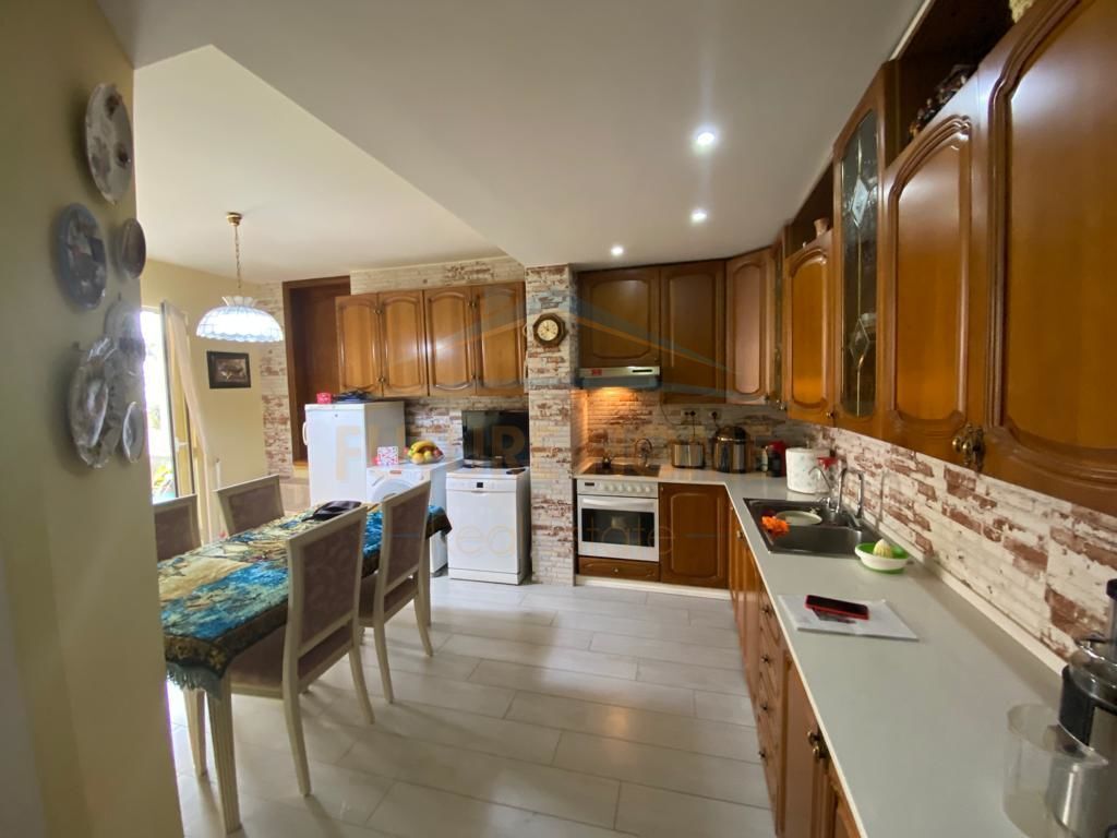 Qera, Apartament 3+1+2, ne Vollga, Durres