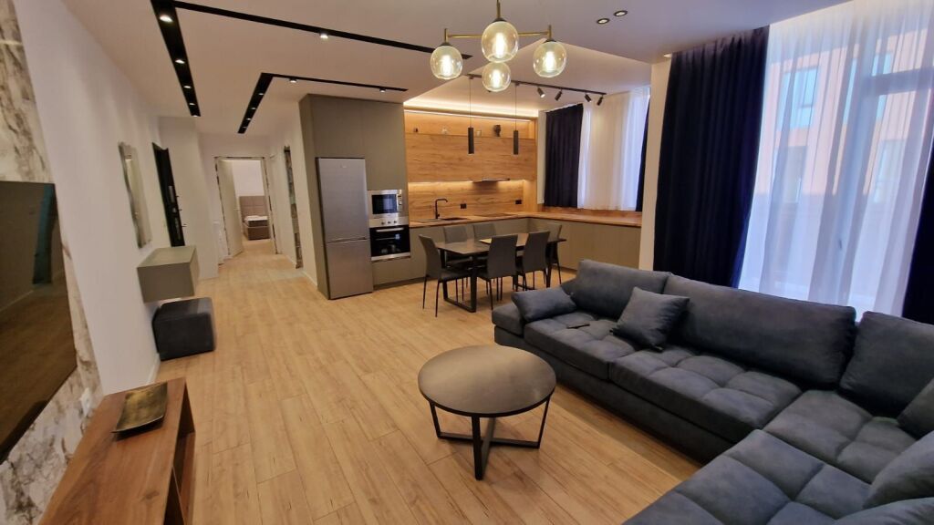 Apartment 2+1+2 per qirq te Bulevardi i Ri