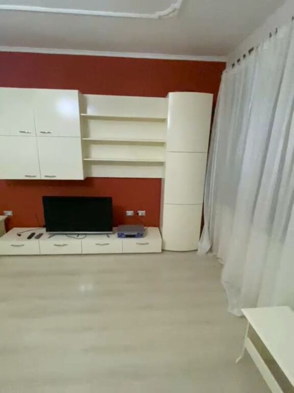 Jepet apartament me qira 2+1 ne Myslym Shyr   