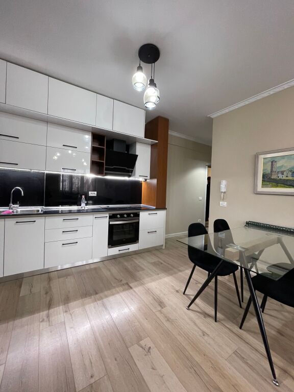 📢JEPET ME QIRA Apartament 1+1  📍Komuna e Parisit (ngjitur me Qendrën Kristal