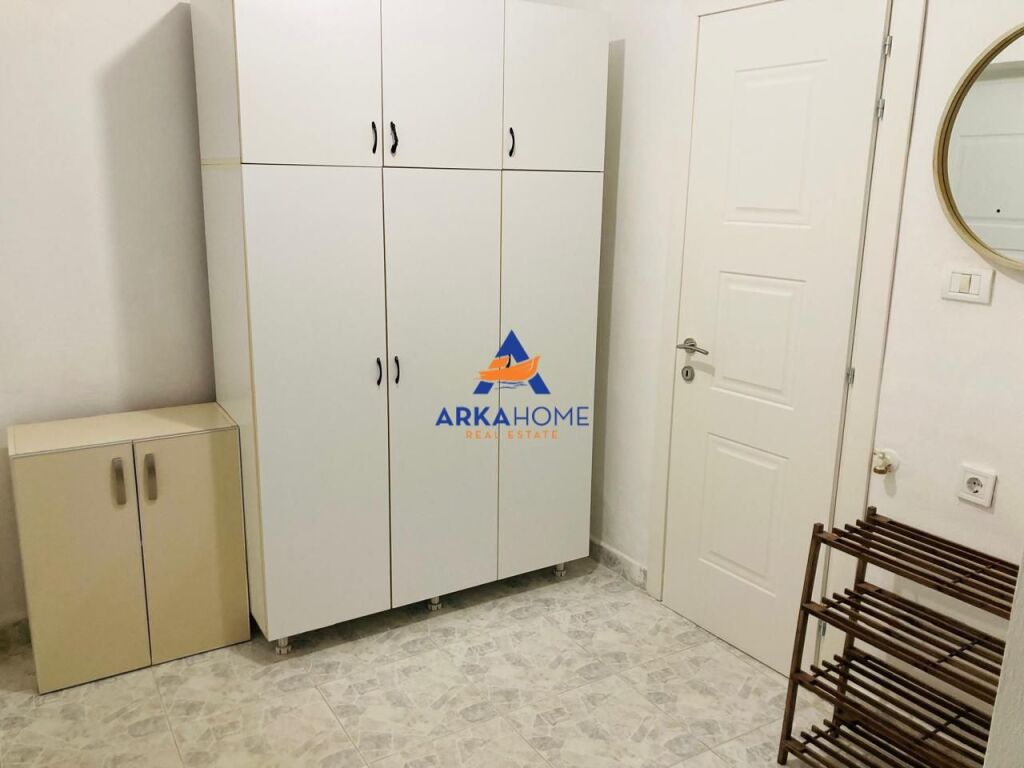 APPARTAMENTO IN AFFITTO 1+1+BALCONE "DI FRONTE AL LICEO FISNIK SYKJA, VASIL SHANTO" 55000 LEKE