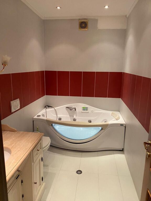 Paris Commune near the Playground 🚩We sell a super apartment 3+1+2 bathrooms+storage.