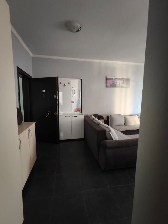 Apartament me qera 1+1 Astir