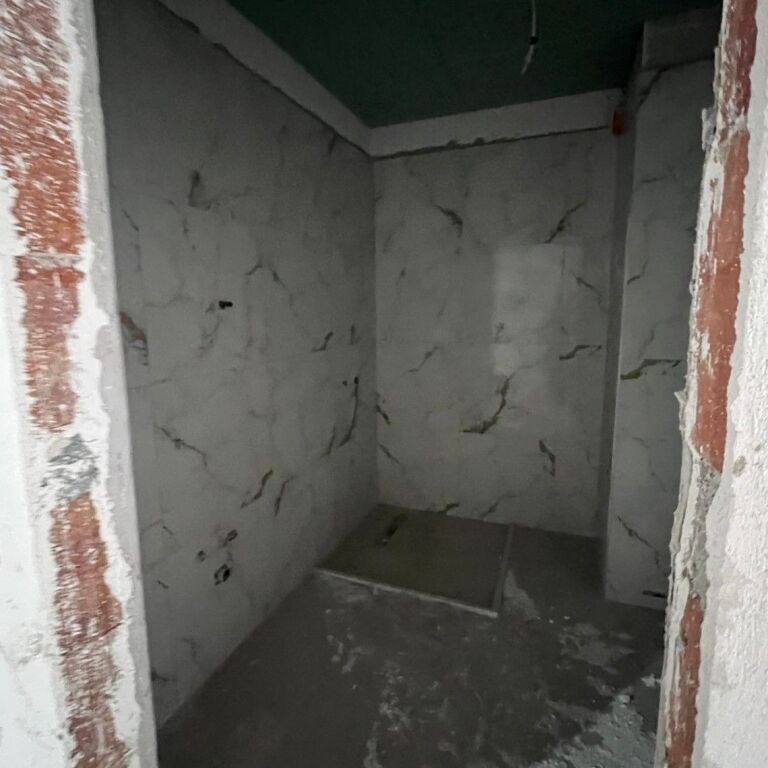 🏡 Vendesi in vendita 2+1+2 – Vicino alla Rotonda di Klan (Porcelan) 📍