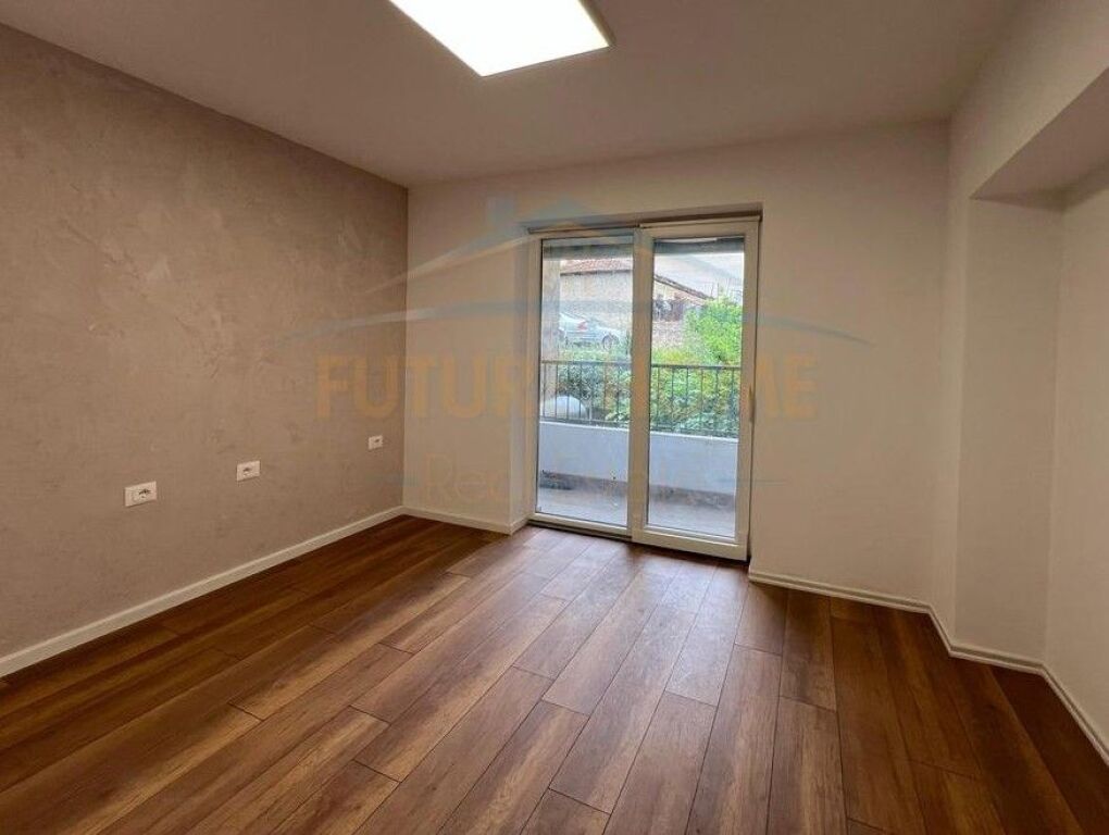 Rent, Business Premises, Brryli, Tirana