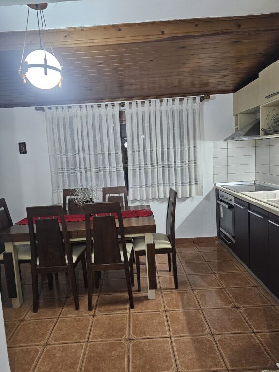 For rent 2+1 500 thousand lek old last station of new Tirana