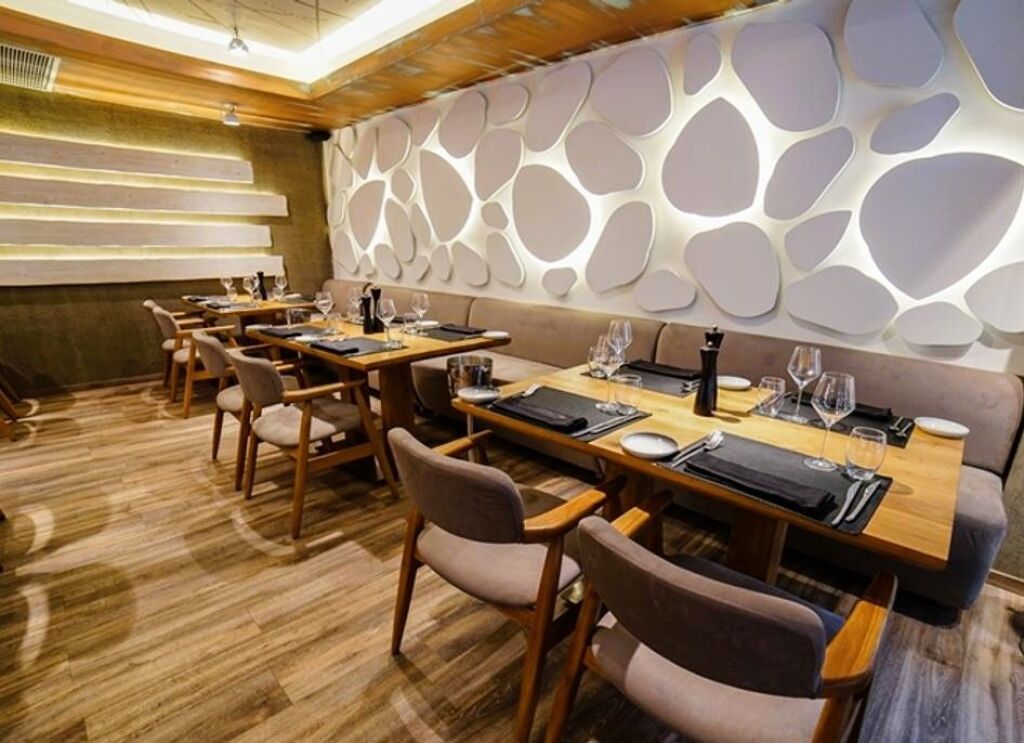 AFFITTASI RISTORANTE PESCE – VICINO ALLO STADIO DINAMO