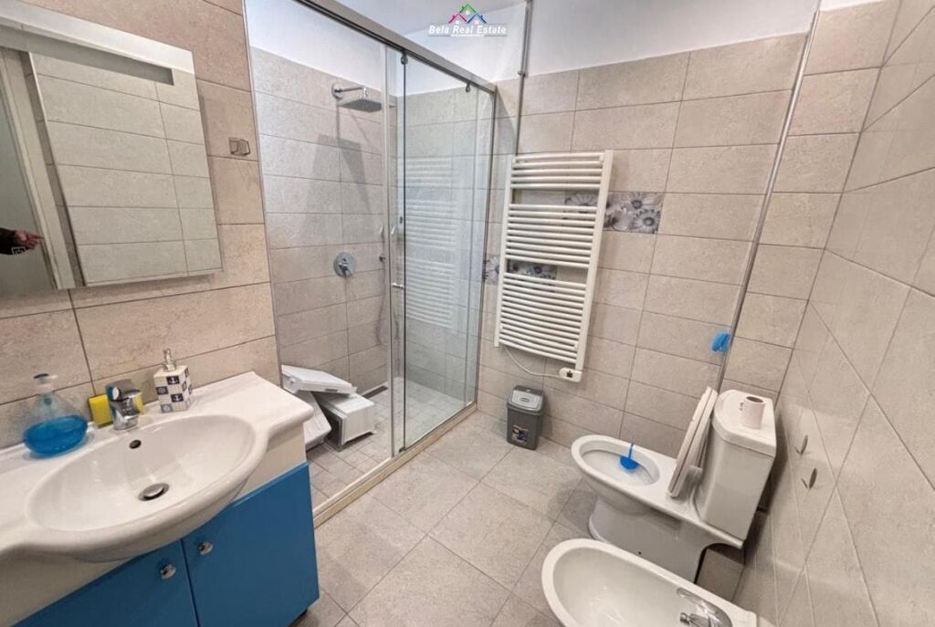 Apartament 3+1 per qira shume prane Qendres, rruga Bardhyl
