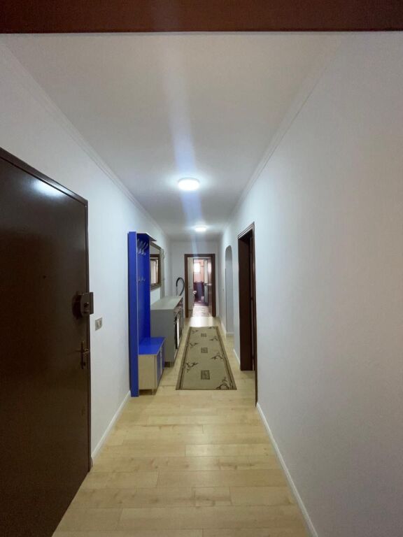 Super 2+1 con cucina separata presso la Scuola di Balletto in vendita